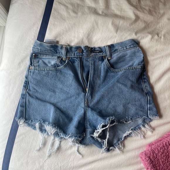 Levi’s jean shorts - Picture 2 of 5